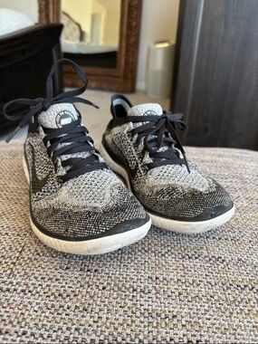 Nike Free RN FlyknitBlack & Gray Knit Running Shoes size 6